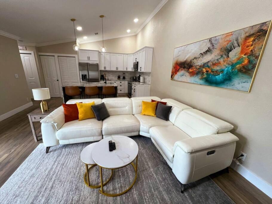 Alluring Luxury Oasis, Modern Comfort & Relaxation เวลลิงตัน ภายนอก รูปภาพ
